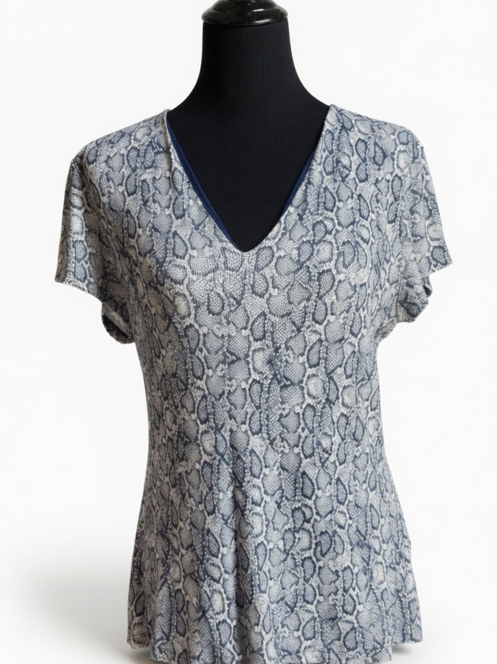 INC International Concepts XXL Blue Snakeskin V-Neck Top Short Sleeve GUC